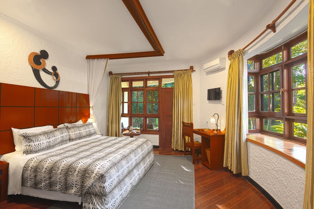 Tanzania safari and Zanzibar beach holiday